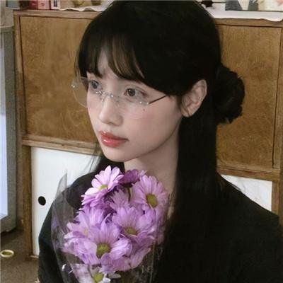 穴居男